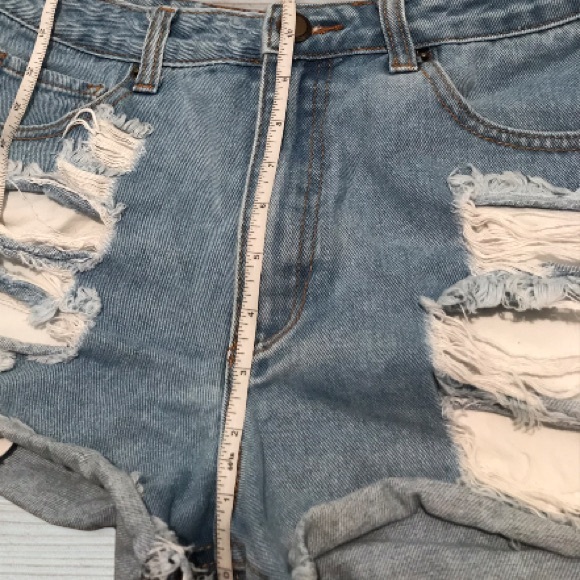 Forever 21 Distressed Shorts - Picture 4 of 8
